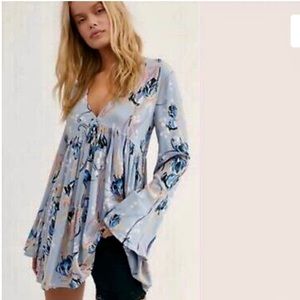 Free People Baby Blue /Cranberry Colored Leaf Print BELLA TUNIC! Size Small (W)